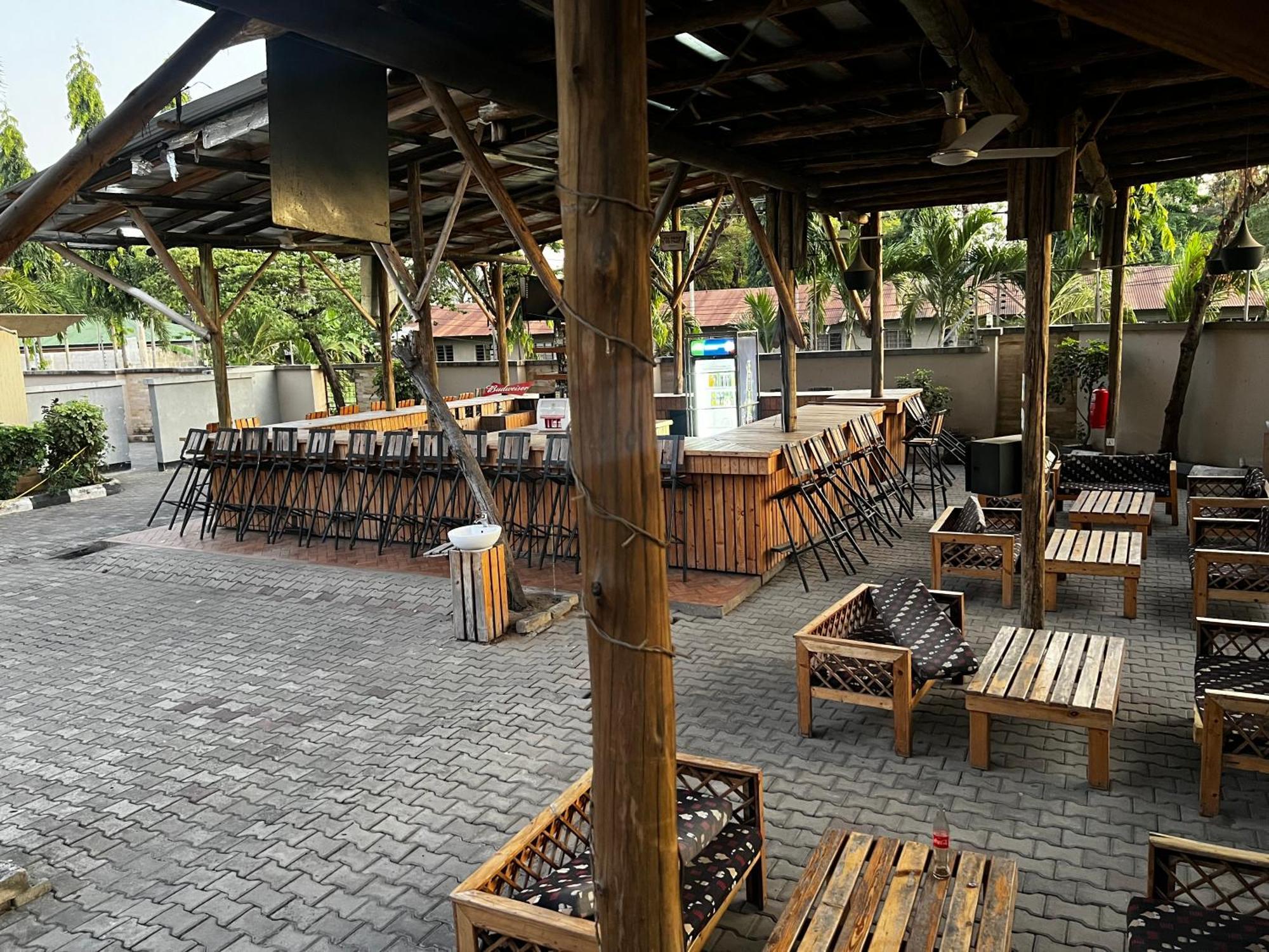 K27 Premier Backpackers Vandrarhem Dar es Salaam Exteriör bild