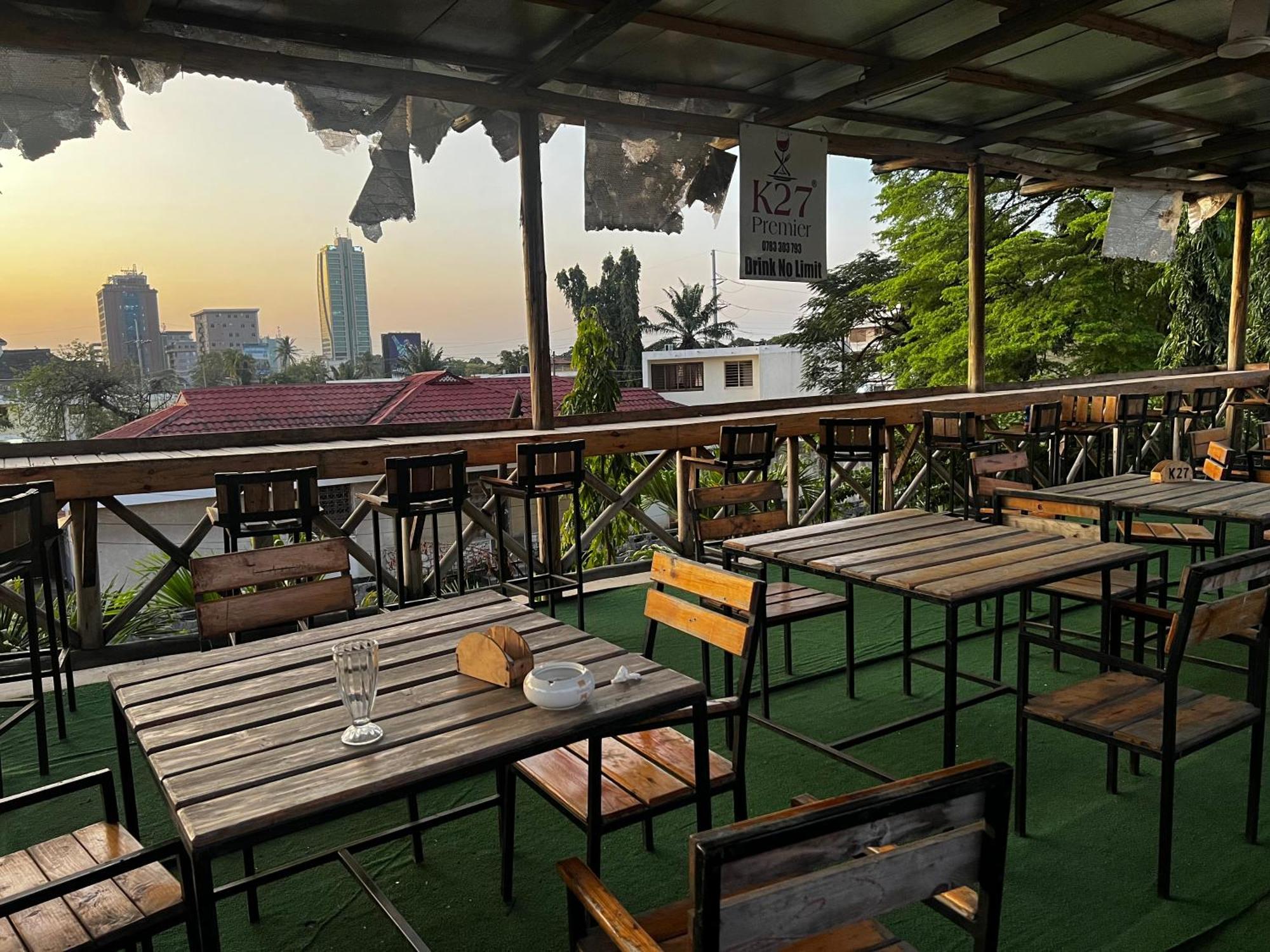 K27 Premier Backpackers Vandrarhem Dar es Salaam Exteriör bild