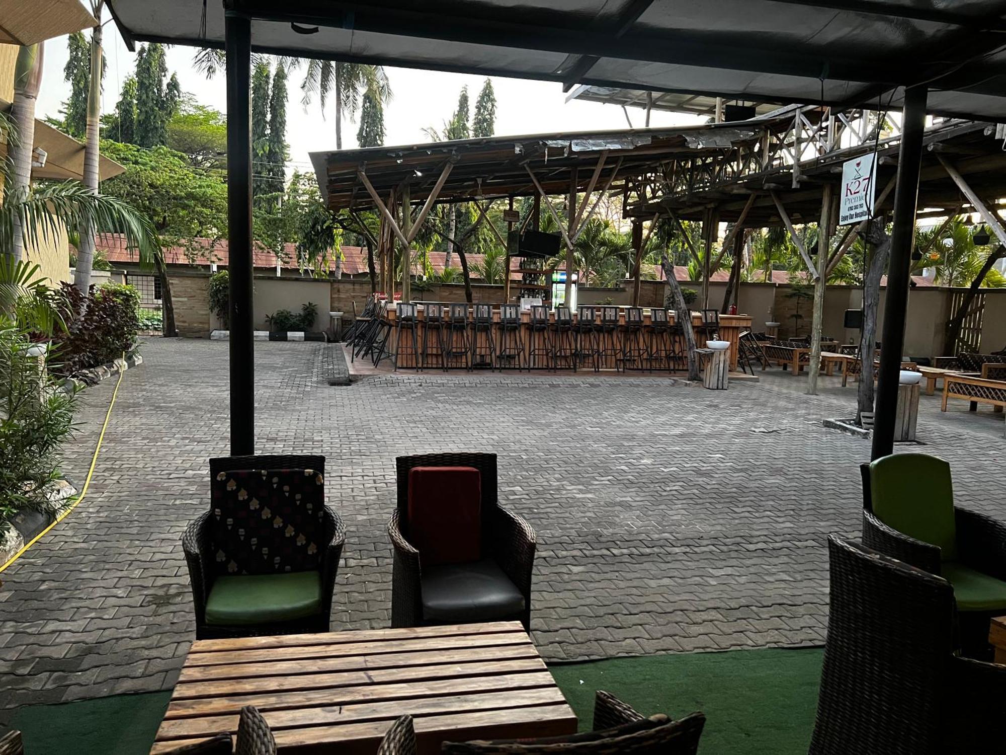 K27 Premier Backpackers Vandrarhem Dar es Salaam Exteriör bild