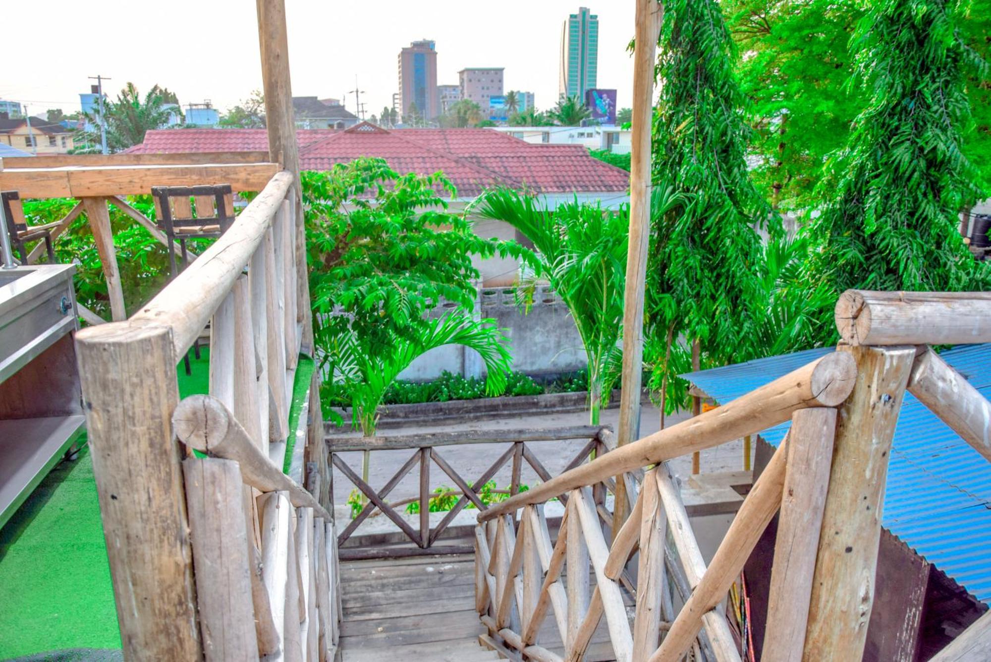 K27 Premier Backpackers Vandrarhem Dar es Salaam Exteriör bild