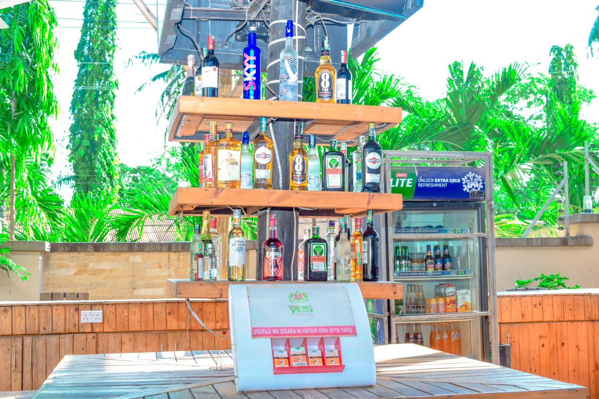 K27 Premier Backpackers Vandrarhem Dar es Salaam Exteriör bild