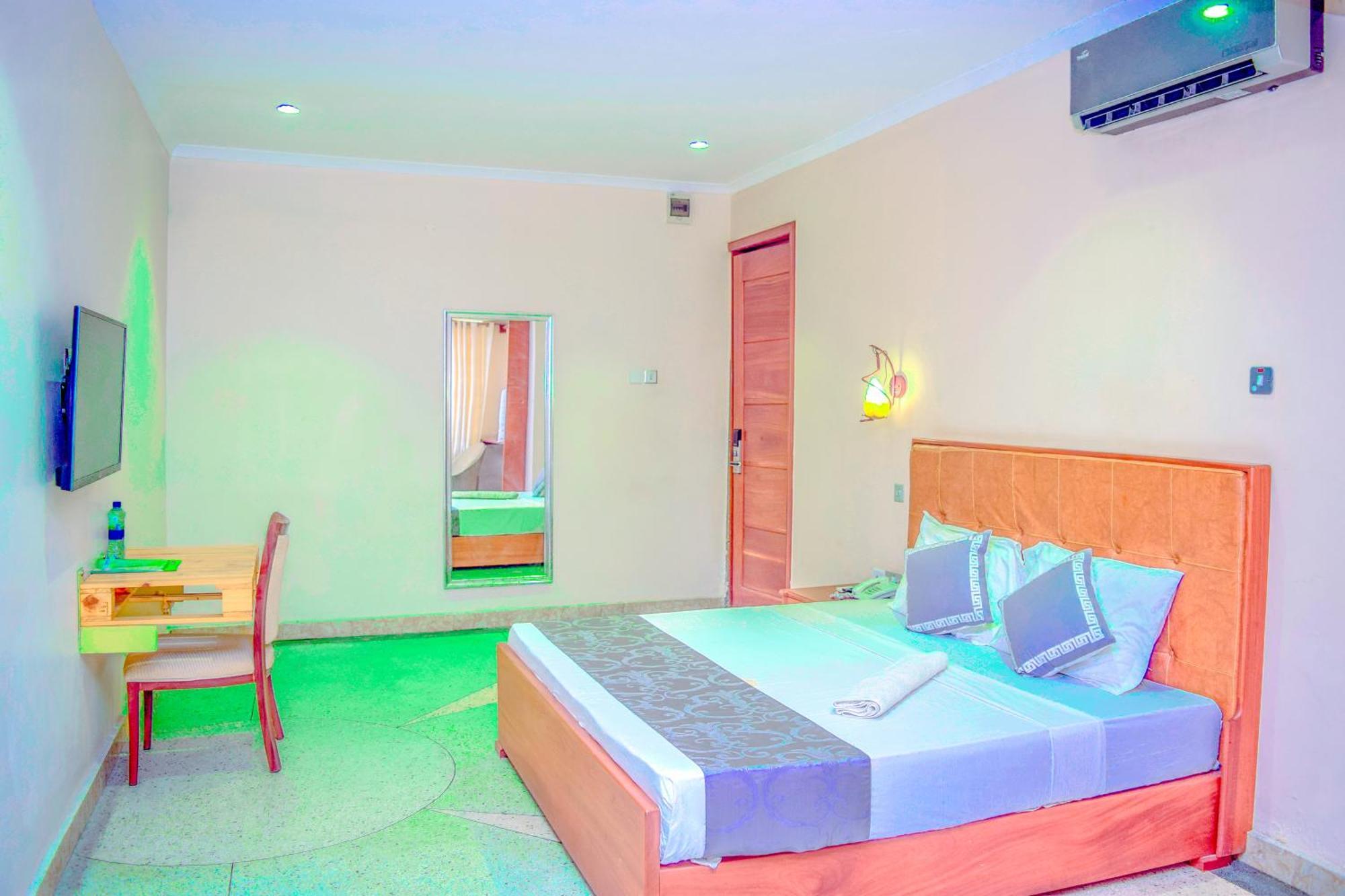 K27 Premier Backpackers Vandrarhem Dar es Salaam Exteriör bild